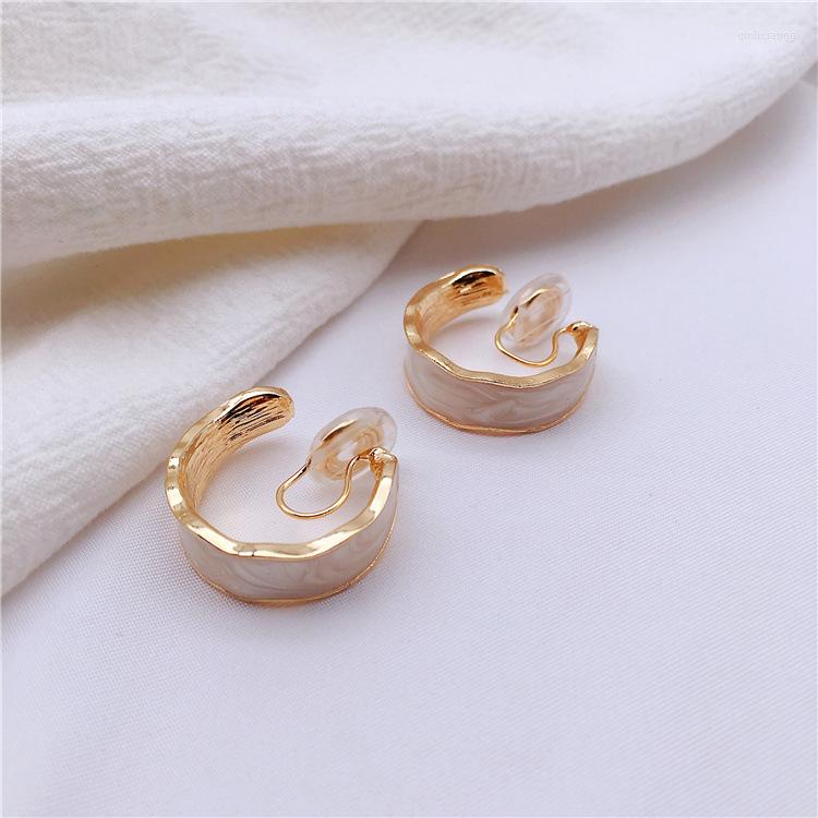 Backs Earrings Ear Clip Without Hole European And American Circle C-shaped Personality Design Sense Hipster Simple Drop Oil Metal
Backs Earrings Ear Clip Without Hole European And American Circle C-shaped Personality Design Sense Hipster Simple Drop Oil Metal