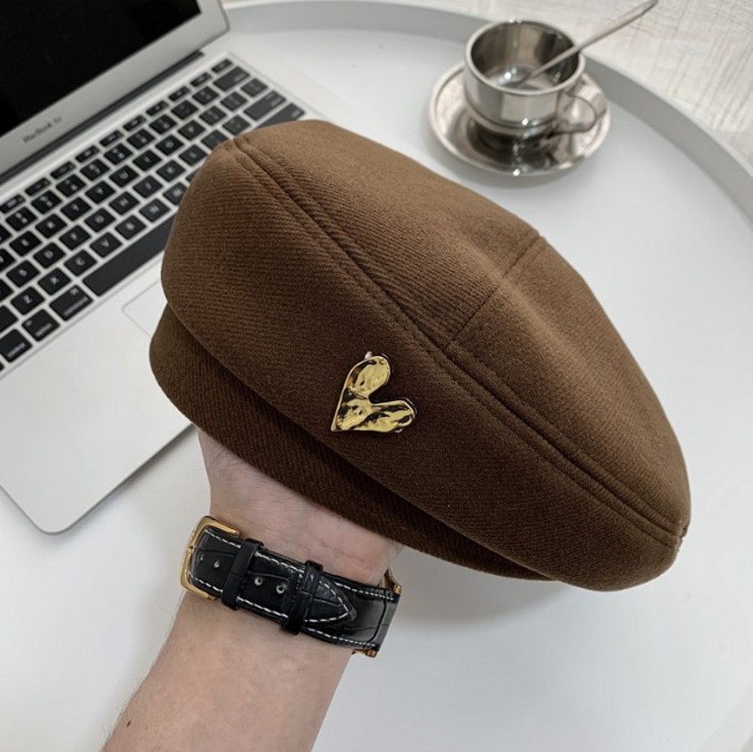 Autumn and winter wool beret women retro fashion love metal painter hat wholesale, Beige
Autumn and winter wool beret women retro fashion love metal painter hat wholesale, Beige