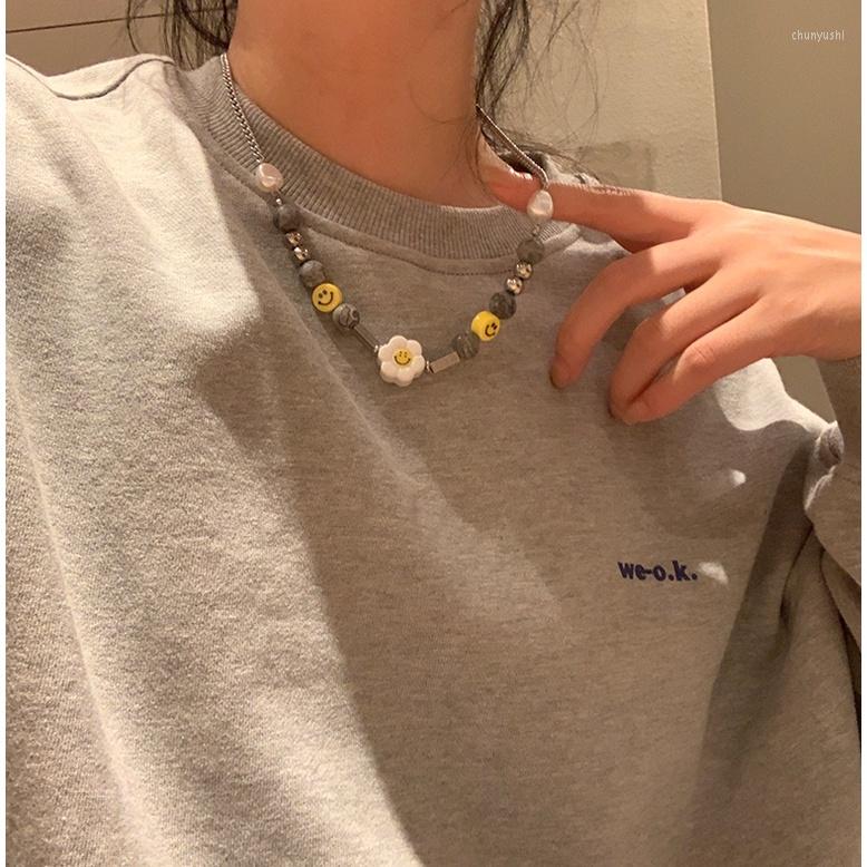 Choker 12pcs/lot Sun Flower Necklace Bead Sweater Chain Men And Women Sweet Cool Smile Beaded Girl Clavicle
Choker 12pcs/lot Sun Flower Necklace Bead Sweater Chain Men And Women Sweet Cool Smile Beaded Girl Clavicle