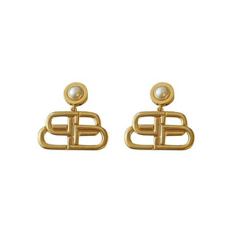 Designer Earring Jewellery Luxury Customized Style Haili Same Style B Earrings Personality Trend Network Red Letter Earrings Female
Designer Earring Jewellery Luxury Customized Style Haili Same Style B Earrings Personality Trend Network Red Letter Earrings Female