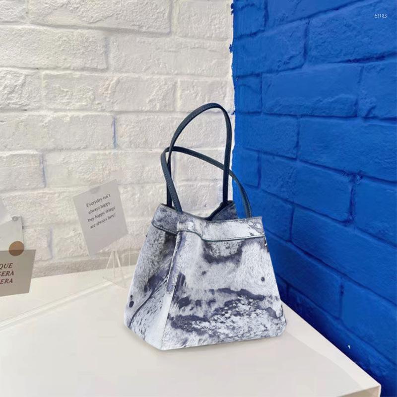 Evening Bags High Quality Fashion Handbags For Women 2022 Western Style Genuine Leather Female All-match Sheepskin Shoulder, Blue
Evening Bags High Quality Fashion Handbags For Women 2022 Western Style Genuine Leather Female All-match Sheepskin Shoulder, Blue