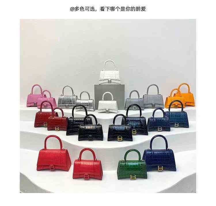 Designer Version b balenciga High Family Bag Hourglass Bag 2022 Fashion Trend Crocodile Grain Cowhide One Shoulder Messenger Handbag, If you need to buy;you can contact
Designer Version b balenciga High Family Bag Hourglass Bag 2022 Fashion Trend Crocodile Grain Cowhide One Shoulder Messenger Handbag, If you need to buy;you can contact