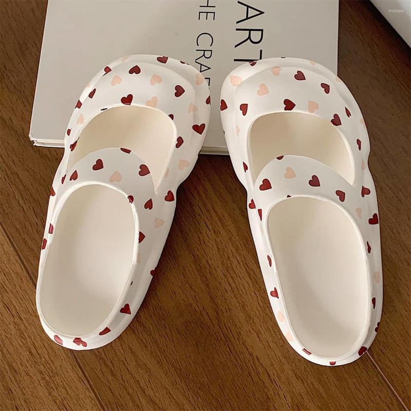 Slippers SP&CITY Sweet Love Heart Korean Fashion Sandals Women's Summer Students Outdoor Indoor Shoes Soft EVA Thick Bottom Cute, Love beige
Slippers SP&CITY Sweet Love Heart Korean Fashion Sandals Women's Summer Students Outdoor Indoor Shoes Soft EVA Thick Bottom Cute, Love beige
