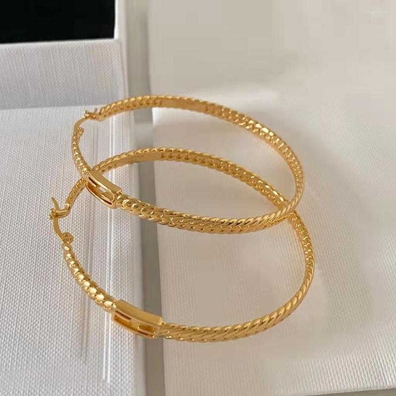 Hoop Earrings European And American Style Exaggerated Metal Large Circle Twist Weave Wrapping Retro High-end
Hoop Earrings European And American Style Exaggerated Metal Large Circle Twist Weave Wrapping Retro High-end