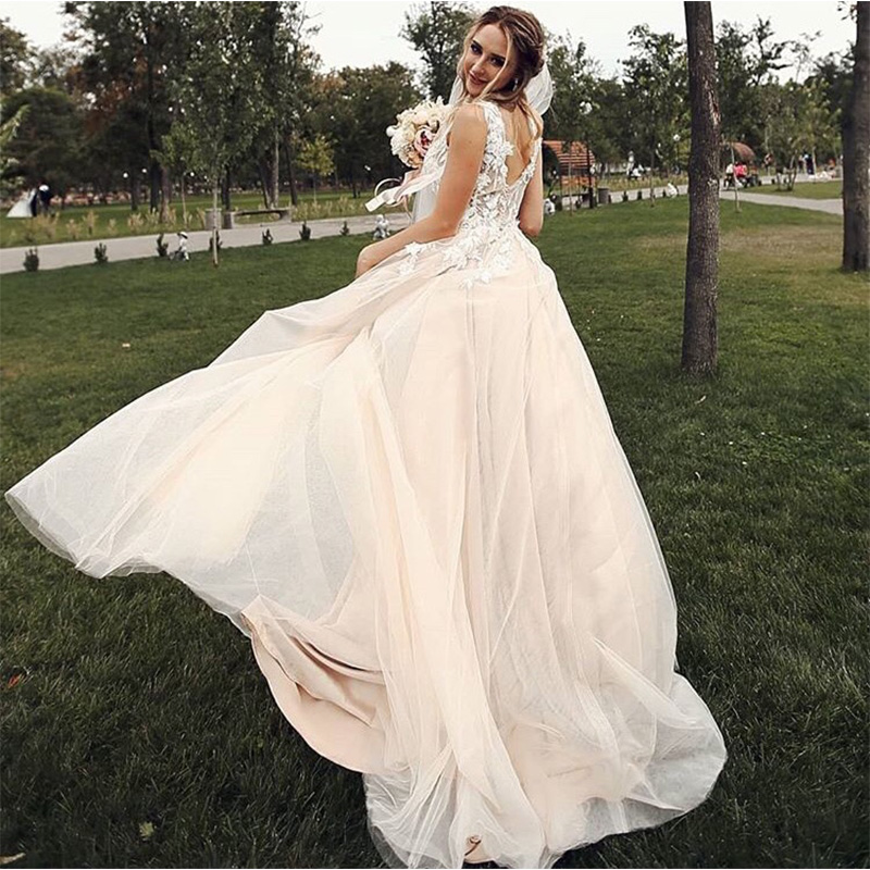 Sexy V-neck Boho Wedding Dress Sleeveless A-e Backless Appliques Gown Sofuge Vestido De Noiva Dubai Arabic Suknia Slubna