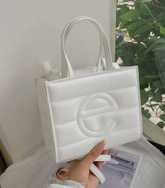 Women's Bag Crossbody Bag Fashion Indentation Letter Solid Color Tote Ladies Minority All-Match, Aspic
Women's Bag Crossbody Bag Fashion Indentation Letter Solid Color Tote Ladies Minority All-Match, Aspic