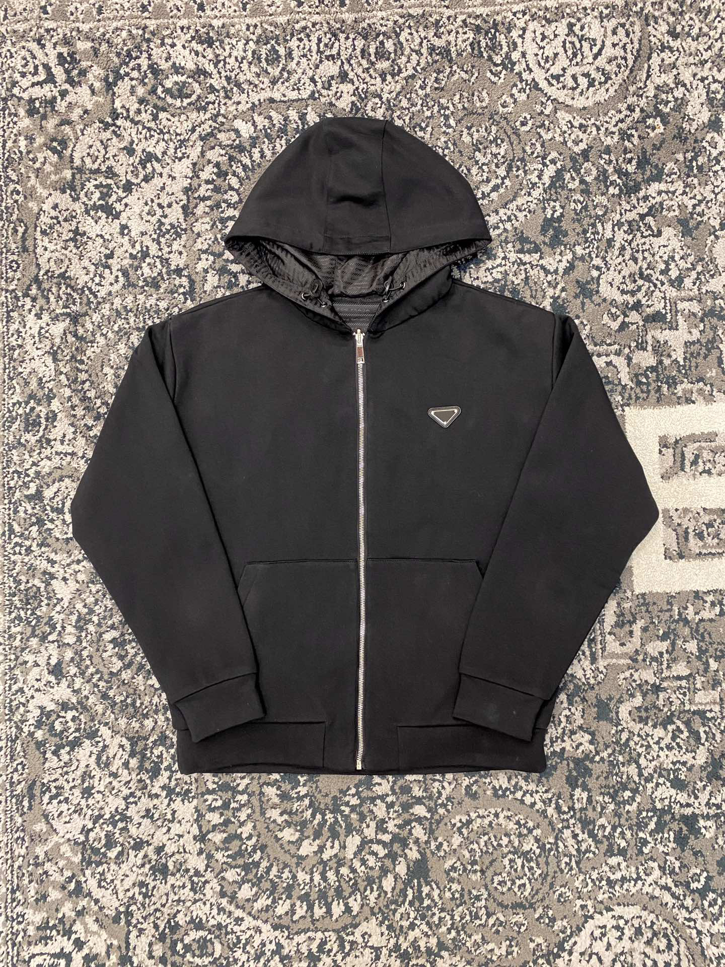 Highquality double sided wear design mens jacket fashion jacquard comfortable material US size loose version of luxury designer jackets, Black
Highquality double sided wear design mens jacket fashion jacquard comfortable material US size loose version of luxury designer jackets, Black