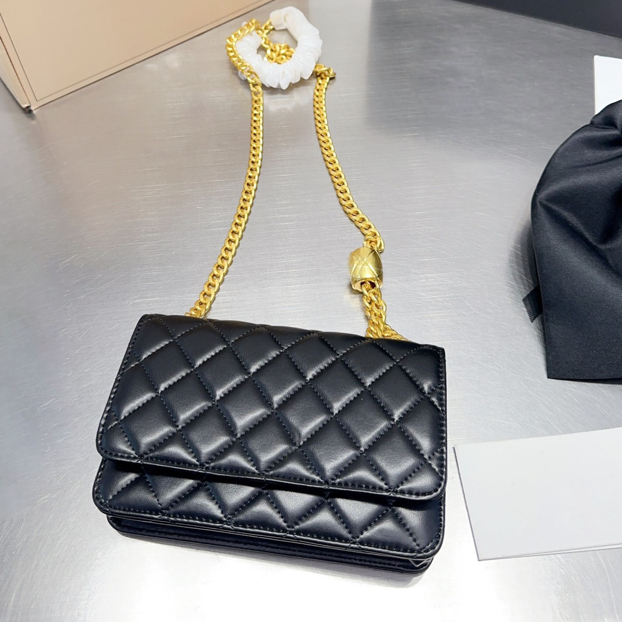 Womens Classic Lambskin Wallets Quilted Bags Single Flap Gold Beads Matelasse Hardware Chain Multi Pochette Card Holder Purse Shoulder Crossbody Handbags 20x12CM, Box
Womens Classic Lambskin Wallets Quilted Bags Single Flap Gold Beads Matelasse Hardware Chain Multi Pochette Card Holder Purse Shoulder Crossbody Handbags 20x12CM, Box