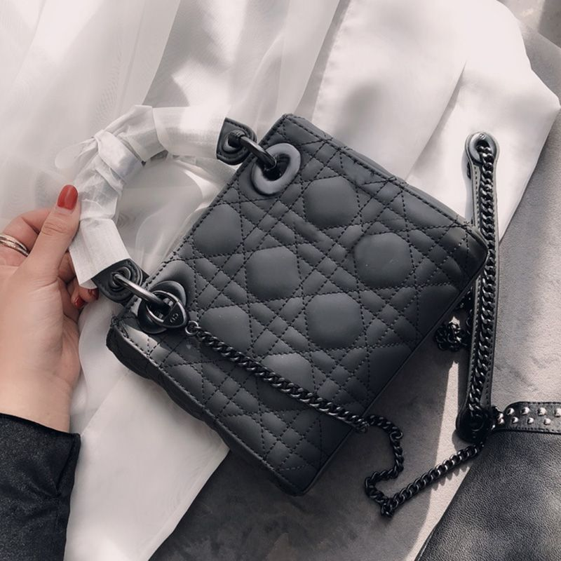 Classic Luxury tote LADY Bag Diana Detachable shoulder strap Designer small medium Cannage leather hangbags clutch mens womens brand CrossBody metal chain Bags, 10
Classic Luxury tote LADY Bag Diana Detachable shoulder strap Designer small medium Cannage leather hangbags clutch mens womens brand CrossBody metal chain Bags, 10