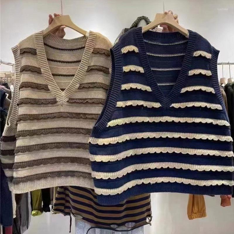 Women's Vests Gentle Dating Knit Vest Wave Pattern Collision Color V-neck Knitted Undershirt Women Outer Wear Thin Tops OOTD
Women's Vests Gentle Dating Knit Vest Wave Pattern Collision Color V-neck Knitted Undershirt Women Outer Wear Thin Tops OOTD