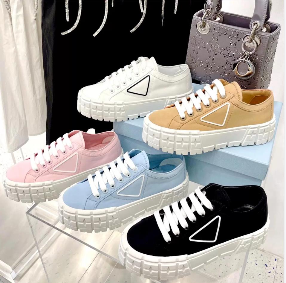 Designer Women Nylon Casual Shoes Gabardine Classic Canvas Sneakers Brand Wheel Lady Stylist Trainers Fashion Platform Solid Heighten With Dust Bag, Black
Designer Women Nylon Casual Shoes Gabardine Classic Canvas Sneakers Brand Wheel Lady Stylist Trainers Fashion Platform Solid Heighten With Dust Bag, Black