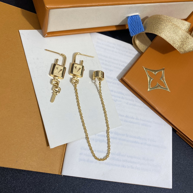 Luxury AB Style Women Fashion Tassel Stud Stainless Steel Lover Gifts Designer Studs Jewelry High Polish Engagement Earrings Wholesale With BOX
Luxury AB Style Women Fashion Tassel Stud Stainless Steel Lover Gifts Designer Studs Jewelry High Polish Engagement Earrings Wholesale With BOX