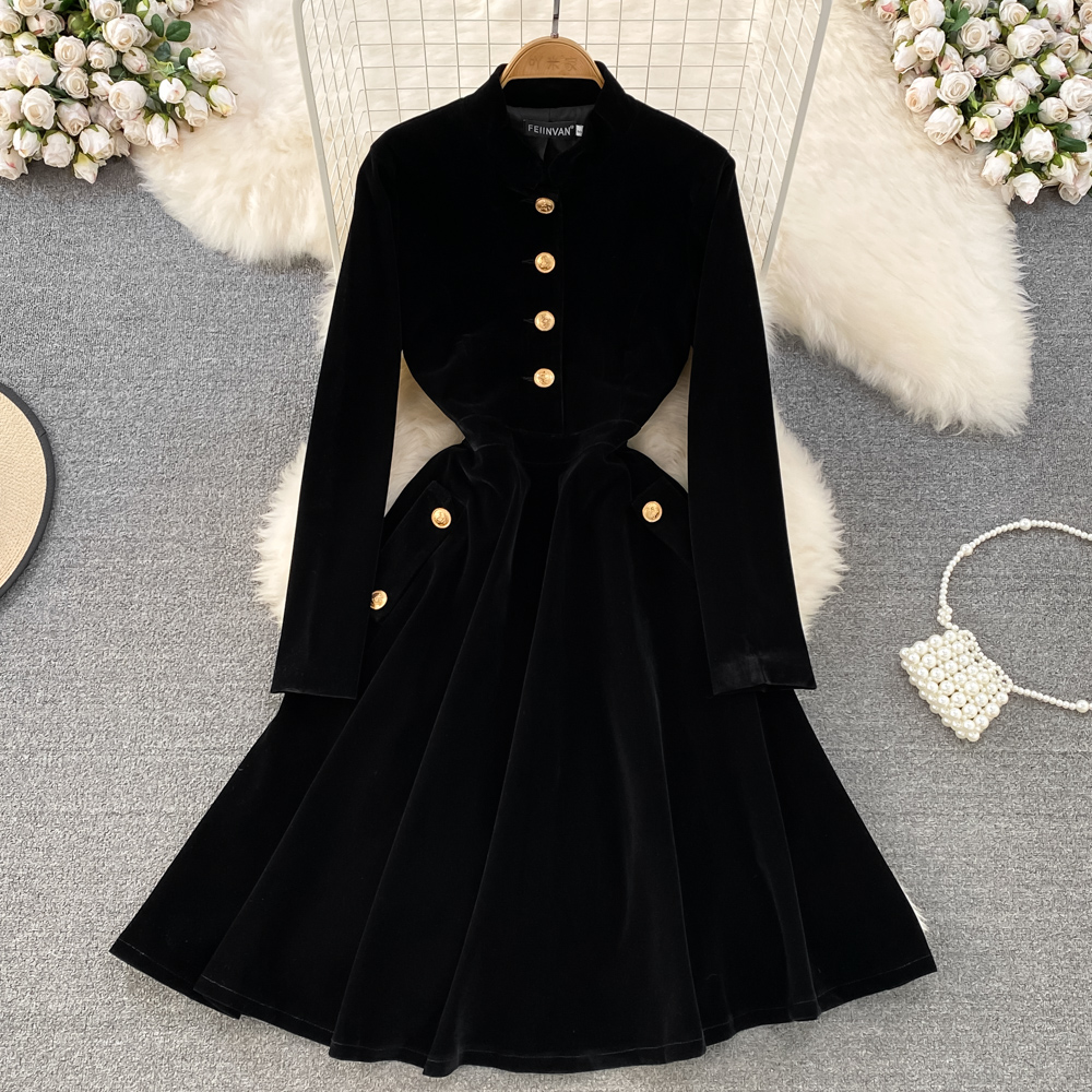 2022 Autumn and Winter Vintage Court Style Dress Stand Collar Bubble Sleeve Gold Buckle Waist Slim A-line Large Swing Gold Velvet Mid length Skirts, Black
2022 Autumn and Winter Vintage Court Style Dress Stand Collar Bubble Sleeve Gold Buckle Waist Slim A-line Large Swing Gold Velvet Mid length Skirts, Black