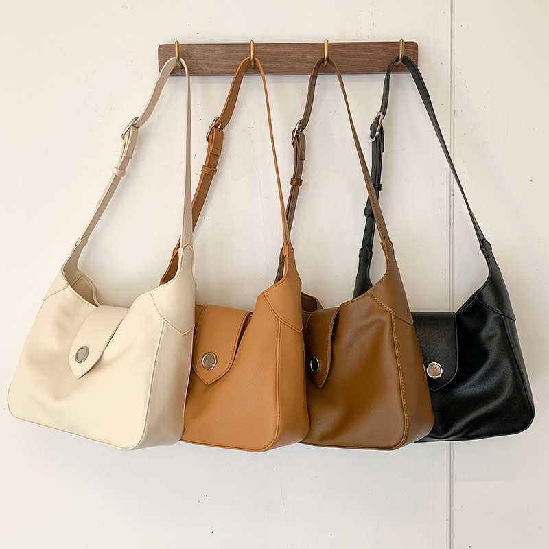Autumn and winter new version high sense design shoulder bag messenger bag women's versatile high-capacity commuter tote bag, Brown
Autumn and winter new version high sense design shoulder bag messenger bag women's versatile high-capacity commuter tote bag, Brown