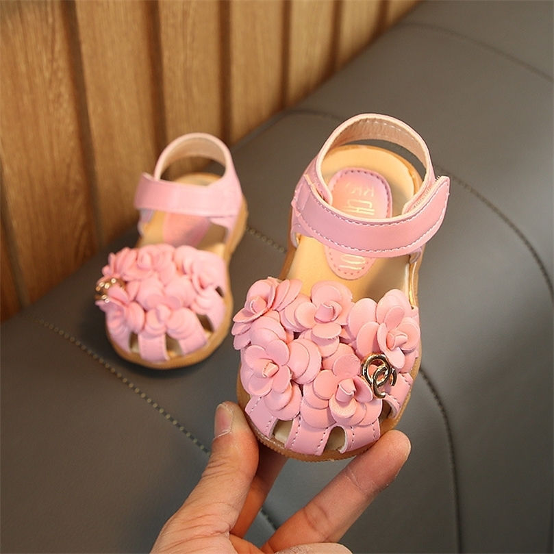 Baby sandals 1-6 years old girl princess shoes Baotou summer children toddler shoes soft bottom hollow sandals non-slip fla 220426