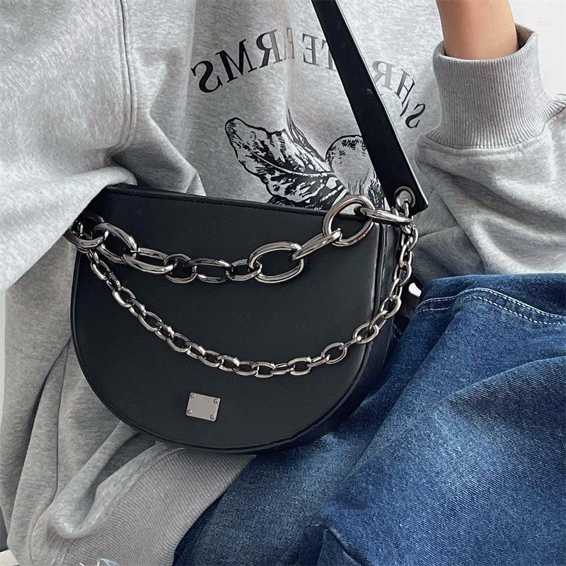 Evening Bags Fashion Chain Design Women Saddle Shoulder Bag PU Leather Female Purse Handbags Solid Color Ladies Crossbody Messenger, Black
Evening Bags Fashion Chain Design Women Saddle Shoulder Bag PU Leather Female Purse Handbags Solid Color Ladies Crossbody Messenger, Black