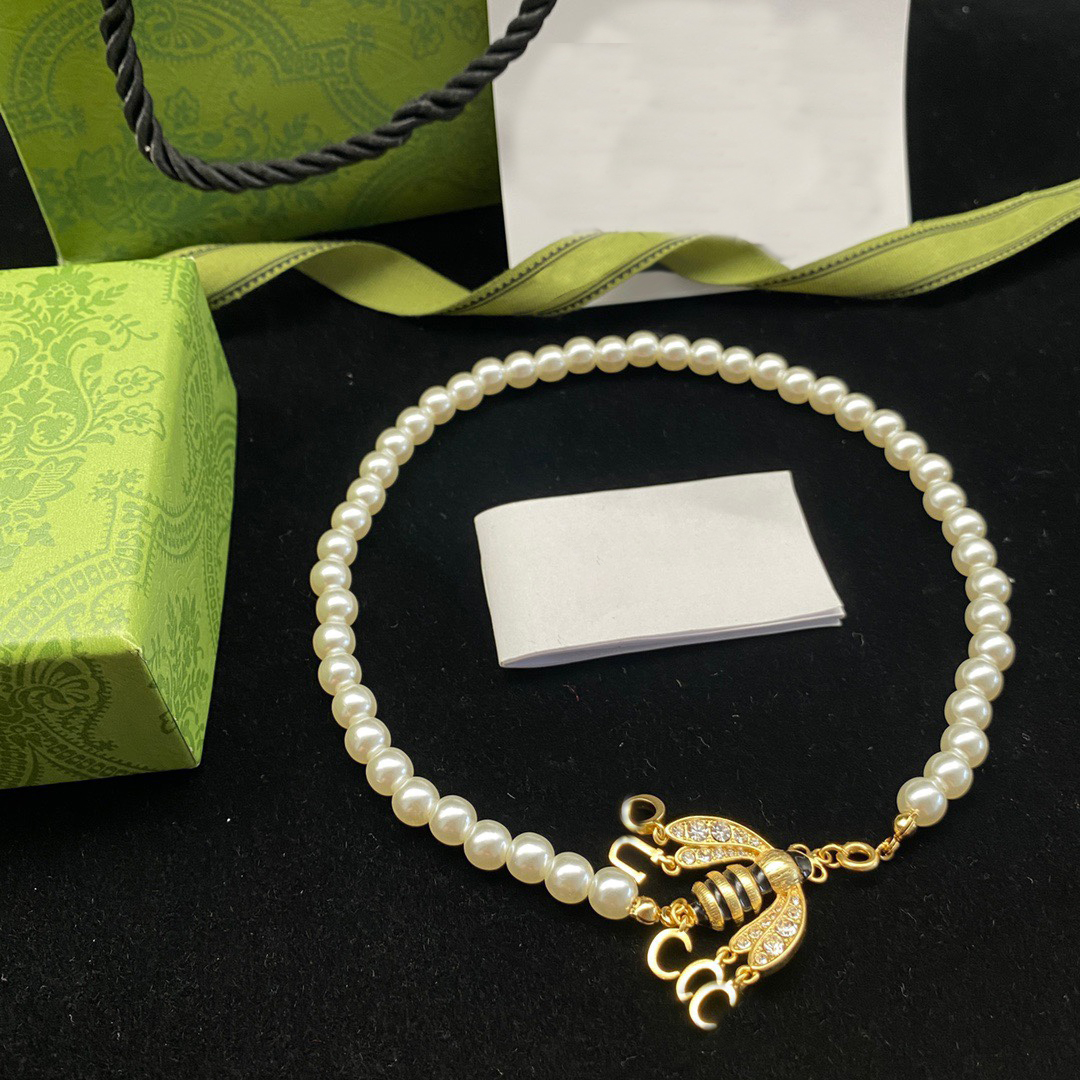Pearl Necklace Haute Couture original Bee Alphabet Brass brass bronze finish details comparable to neck necklace