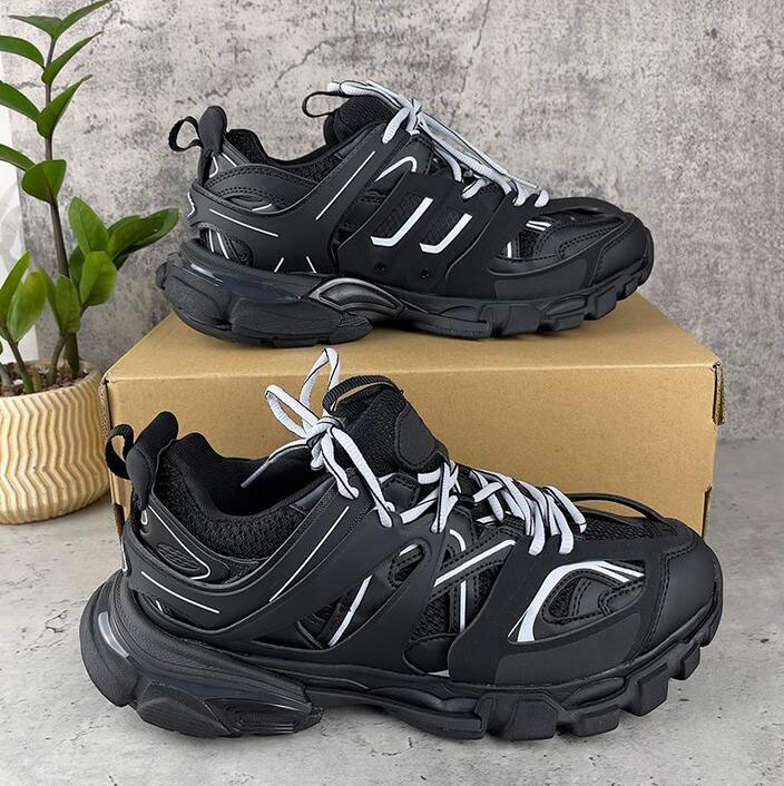New top designer transparent mesh Joker casual shoes men's and women's sneakers nitrogen crystal outsole black white green running, Sky blue
New top designer transparent mesh Joker casual shoes men's and women's sneakers nitrogen crystal outsole black white green running, Sky blue