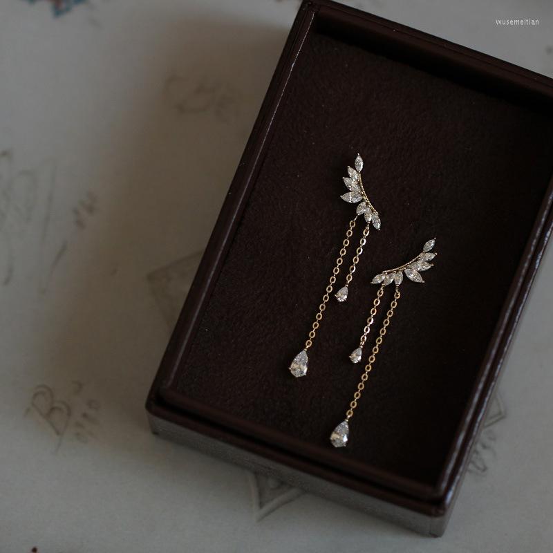 Dangle Earrings 925 Sterling Silver Plated 14K Gold Long Tassel Feather Shiny Zircon Wedding Elegant Fashion Ear Stud For Women Gift
Dangle Earrings 925 Sterling Silver Plated 14K Gold Long Tassel Feather Shiny Zircon Wedding Elegant Fashion Ear Stud For Women Gift