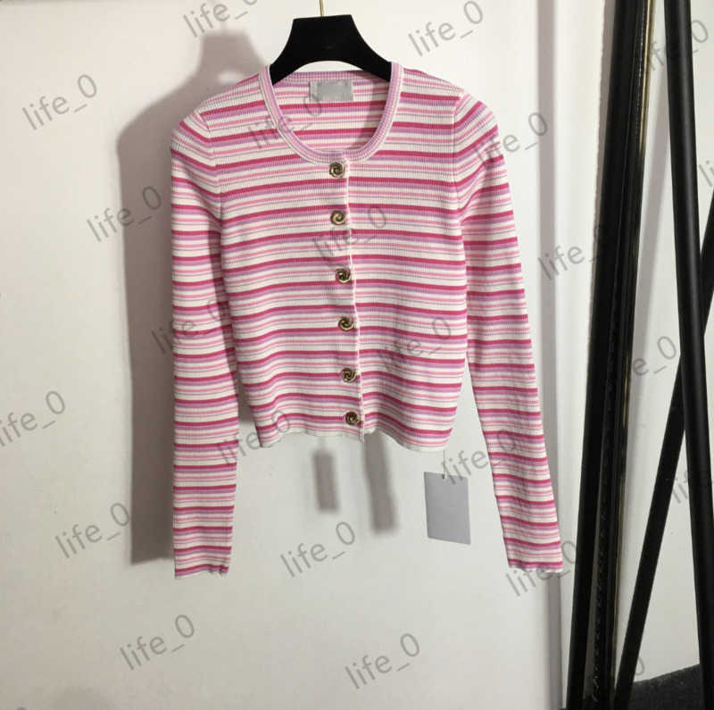Womens Sweater Designer Cardigan Single Button Stripes Short Tops Back Letter Logo Printed Knitwear Cardigans Fashion Women Sweaters 2 Colors 1970, 11
Womens Sweater Designer Cardigan Single Button Stripes Short Tops Back Letter Logo Printed Knitwear Cardigans Fashion Women Sweaters 2 Colors 1970, 11