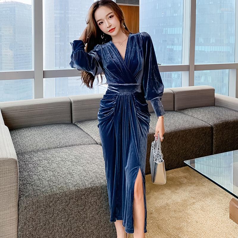 Casual Dresses Fashion Women French Retro V-Neck Lantern Sleeve Midi Party Dress Elegant Coffee Break Robe Chic Velvet Folds Split Female, Blue
Casual Dresses Fashion Women French Retro V-Neck Lantern Sleeve Midi Party Dress Elegant Coffee Break Robe Chic Velvet Folds Split Female, Blue