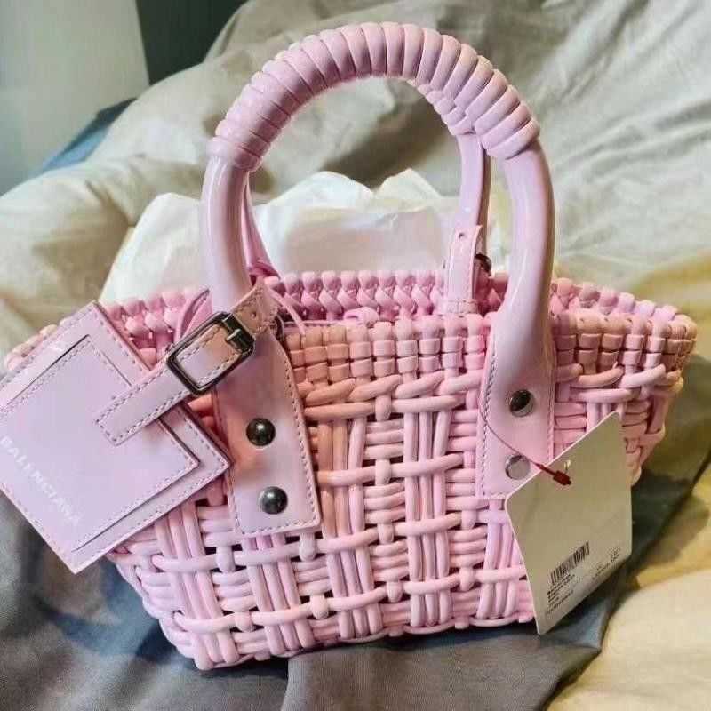Design vegetable basket bag in spring and summer of 2022 new niche design high-grade tide sensitive single shoulder cross car, Pink
Design vegetable basket bag in spring and summer of 2022 new niche design high-grade tide sensitive single shoulder cross car, Pink