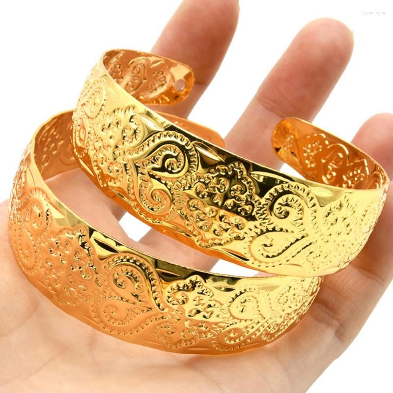 Bangle Dubai Bangles 24K Gold Color Heart Embossed African Bracelet For Women Designer Jewellery Wedding Luxury Hawaiian Jewelry
Bangle Dubai Bangles 24K Gold Color Heart Embossed African Bracelet For Women Designer Jewellery Wedding Luxury Hawaiian Jewelry