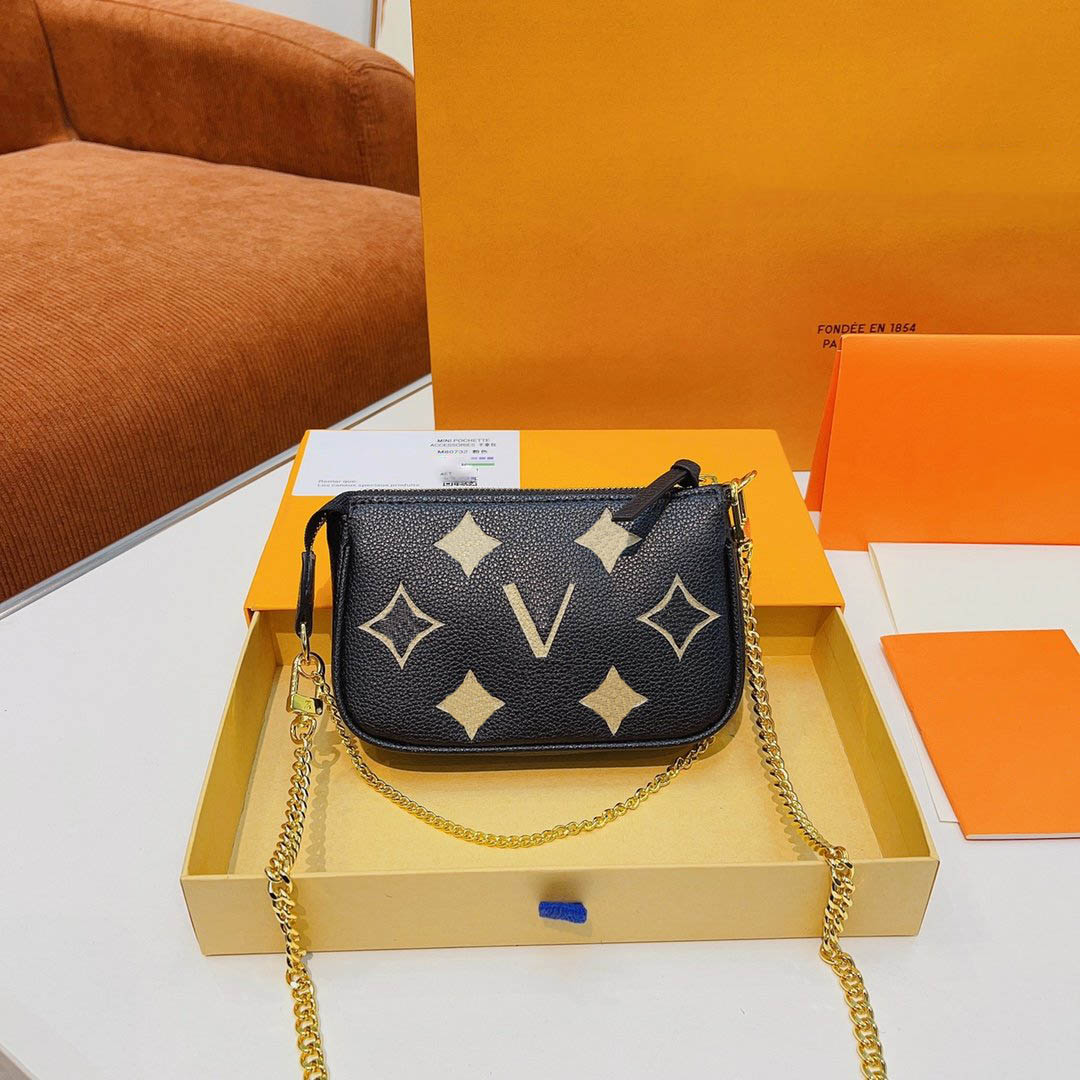 Bags Designer Bag Totes Women Handbag Classic Luxury Brand Imitation Leather Big Logo Plaid Chain Shoulder Bag Fashionable Multicolor Wallet Party, Color1
Bags Designer Bag Totes Women Handbag Classic Luxury Brand Imitation Leather Big Logo Plaid Chain Shoulder Bag Fashionable Multicolor Wallet Party, Color1