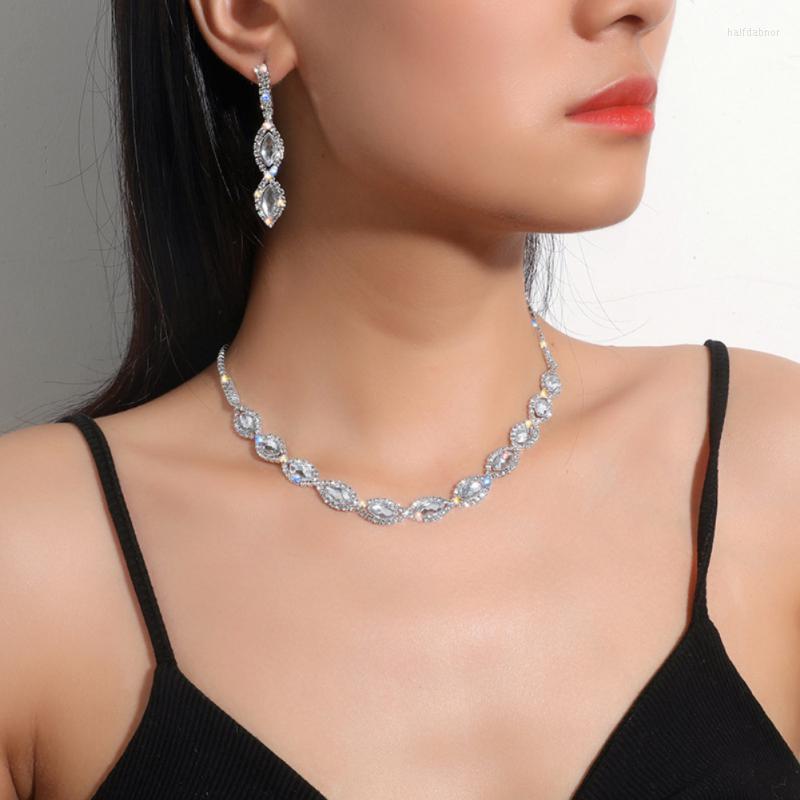 Necklace Earrings Set Temperament Female Exaggerated Crystal Flower Personality Bridal Fashion Jewelry For Wedding, Picture shown
Necklace Earrings Set Temperament Female Exaggerated Crystal Flower Personality Bridal Fashion Jewelry For Wedding, Picture shown