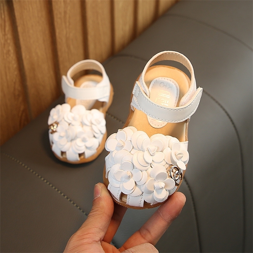 Baby sandals 1-6 years old girl princess shoes Baotou summer children toddler shoes soft bottom hollow sandals non-slip fla 220426
