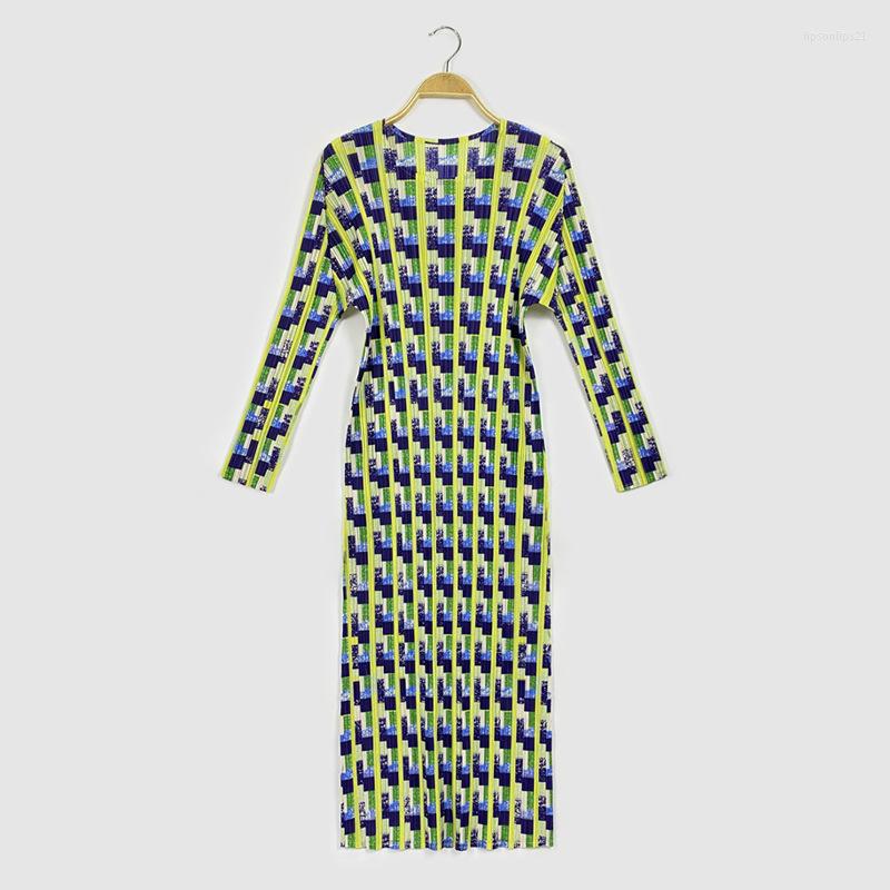 Casual Dresses 2022 Fashion Niche Houndstooth Print Long-sleeved Women's Dress Miyake Pleated Design Temperament High-end Skirt, Beige
Casual Dresses 2022 Fashion Niche Houndstooth Print Long-sleeved Women's Dress Miyake Pleated Design Temperament High-end Skirt, Beige