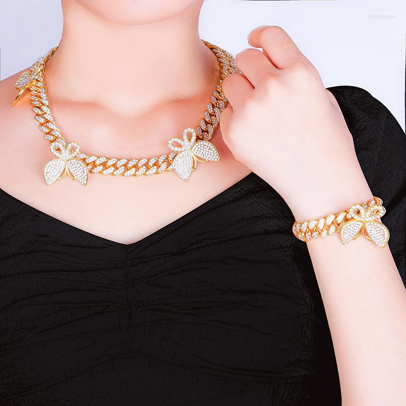 Choker Alloy Clavicle Chain Hip Hop Necklace Butterfly 13mm Zircon Cuba Micro- Selling Set Hiphop Europe And America Accessories Popu
Choker Alloy Clavicle Chain Hip Hop Necklace Butterfly 13mm Zircon Cuba Micro- Selling Set Hiphop Europe And America Accessories Popu