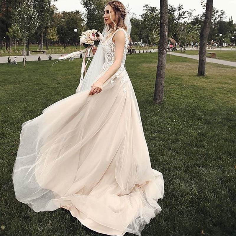 Sexy V-neck Boho Wedding Dress Sleeveless A-e Backless Appliques Gown Sofuge Vestido De Noiva Dubai Arabic Suknia Slubna