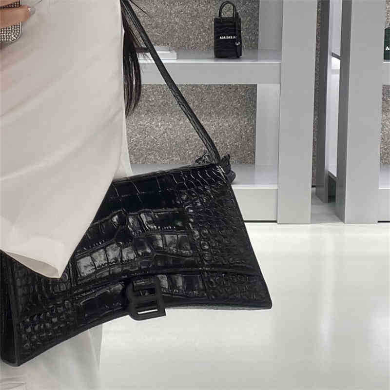 Back balenciga Designer Handbags Sling Crocodile Embossed Armpit One Shoulder Portable Hourglass Female
Back balenciga Designer Handbags Sling Crocodile Embossed Armpit One Shoulder Portable Hourglass Female