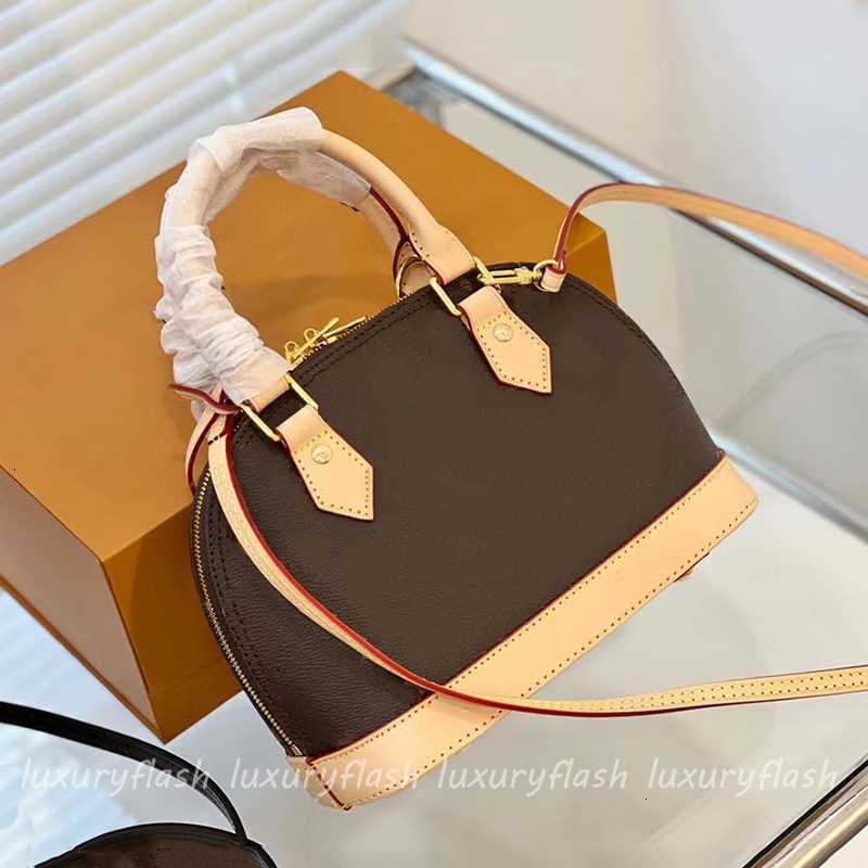 Tote Fashion Ladies bag Vintage Handbags High Luxurys 2022 Shell Quality Handbag Handle Womens Small Designer Letters Shouler Bags, Box(not sale separately)
Tote Fashion Ladies bag Vintage Handbags High Luxurys 2022 Shell Quality Handbag Handle Womens Small Designer Letters Shouler Bags, Box(not sale separately)