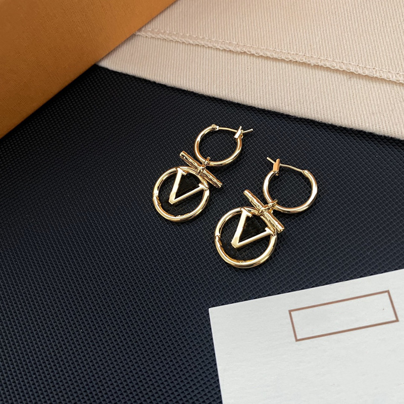 2022 Top Stainless Steel Women Designer Stud Luxury Style Simple L Love Couple Earrings For Lady Party Wedding Gifts Wholesale With BOX
2022 Top Stainless Steel Women Designer Stud Luxury Style Simple L Love Couple Earrings For Lady Party Wedding Gifts Wholesale With BOX