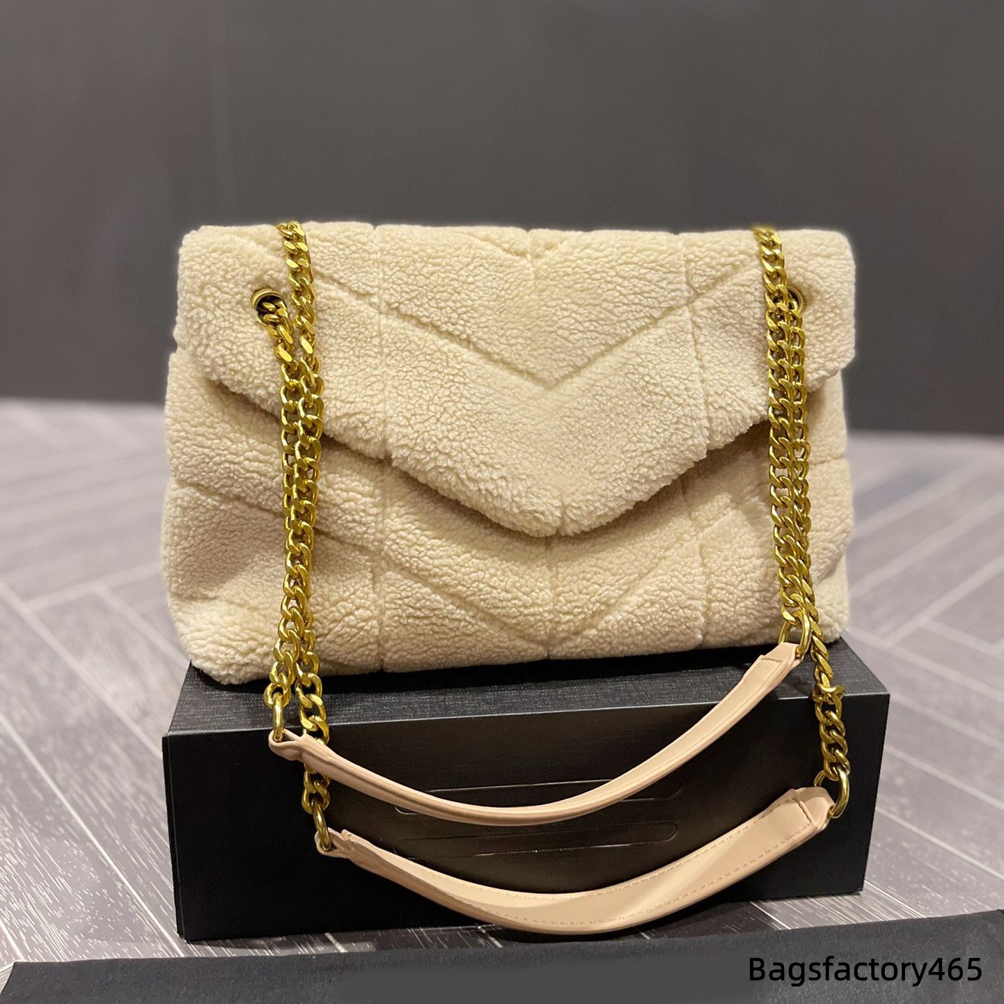 Womens Designer Shearling Fur Puffer Cloud Bags Chevron line V-stitch Purse Aged Gold Metal Chain Crossbody Shoulder Jumbo Luxury Designer Handbags, Beige
Womens Designer Shearling Fur Puffer Cloud Bags Chevron line V-stitch Purse Aged Gold Metal Chain Crossbody Shoulder Jumbo Luxury Designer Handbags, Beige