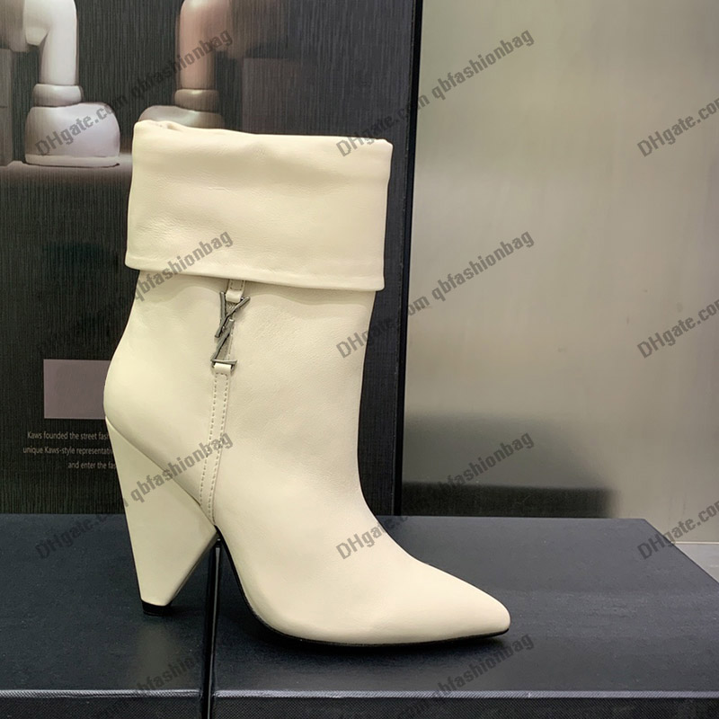 22ss Womens Cowhide Suede Pointed Toes Ankle Boots High Heels 10.5cm Slip-on With Letter Chelsea Knight Fashion Boot Designer Luxurys Retro Outdoor Casual Shoe
22ss Womens Cowhide Suede Pointed Toes Ankle Boots High Heels 10.5cm Slip-on With Letter Chelsea Knight Fashion Boot Designer Luxurys Retro Outdoor Casual Shoe