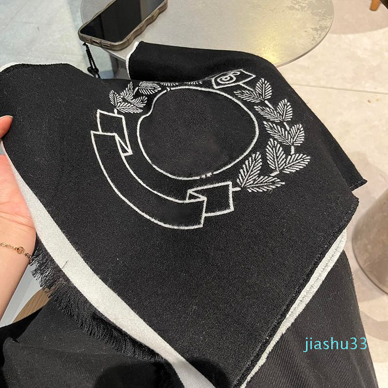 Designer Scarf Winter Neckerchief Pure Cashmere Luxury Scarves Fashion Knight Pattern Both Side Wool Embroidery Shawls Big Size 195-34CM Top
Designer Scarf Winter Neckerchief Pure Cashmere Luxury Scarves Fashion Knight Pattern Both Side Wool Embroidery Shawls Big Size 195-34CM Top