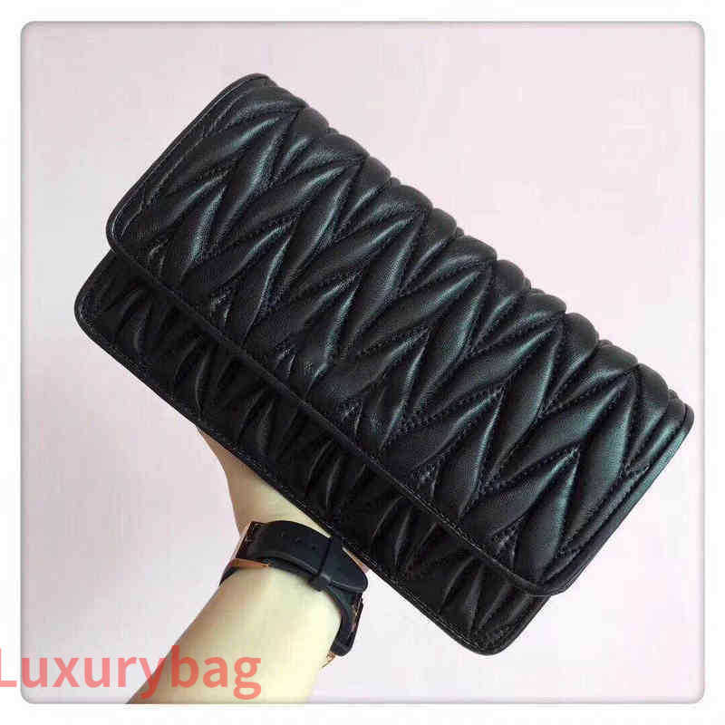 Shoulder Bag New Totes Designers Handbags Classic Leather Handbag Large Size Women Shoppers Tote Bags Messenger Vintage Bag 221031, Miu10
Shoulder Bag New Totes Designers Handbags Classic Leather Handbag Large Size Women Shoppers Tote Bags Messenger Vintage Bag 221031, Miu10