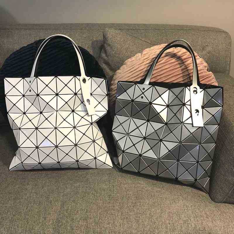 Evening bag High quality Fashion Tote Bag Geometric Shoulder Diamonds Japan 6-grid large Handbag 2022 Spring and Summer Designer 20220607, Silver
Evening bag High quality Fashion Tote Bag Geometric Shoulder Diamonds Japan 6-grid large Handbag 2022 Spring and Summer Designer 20220607, Silver