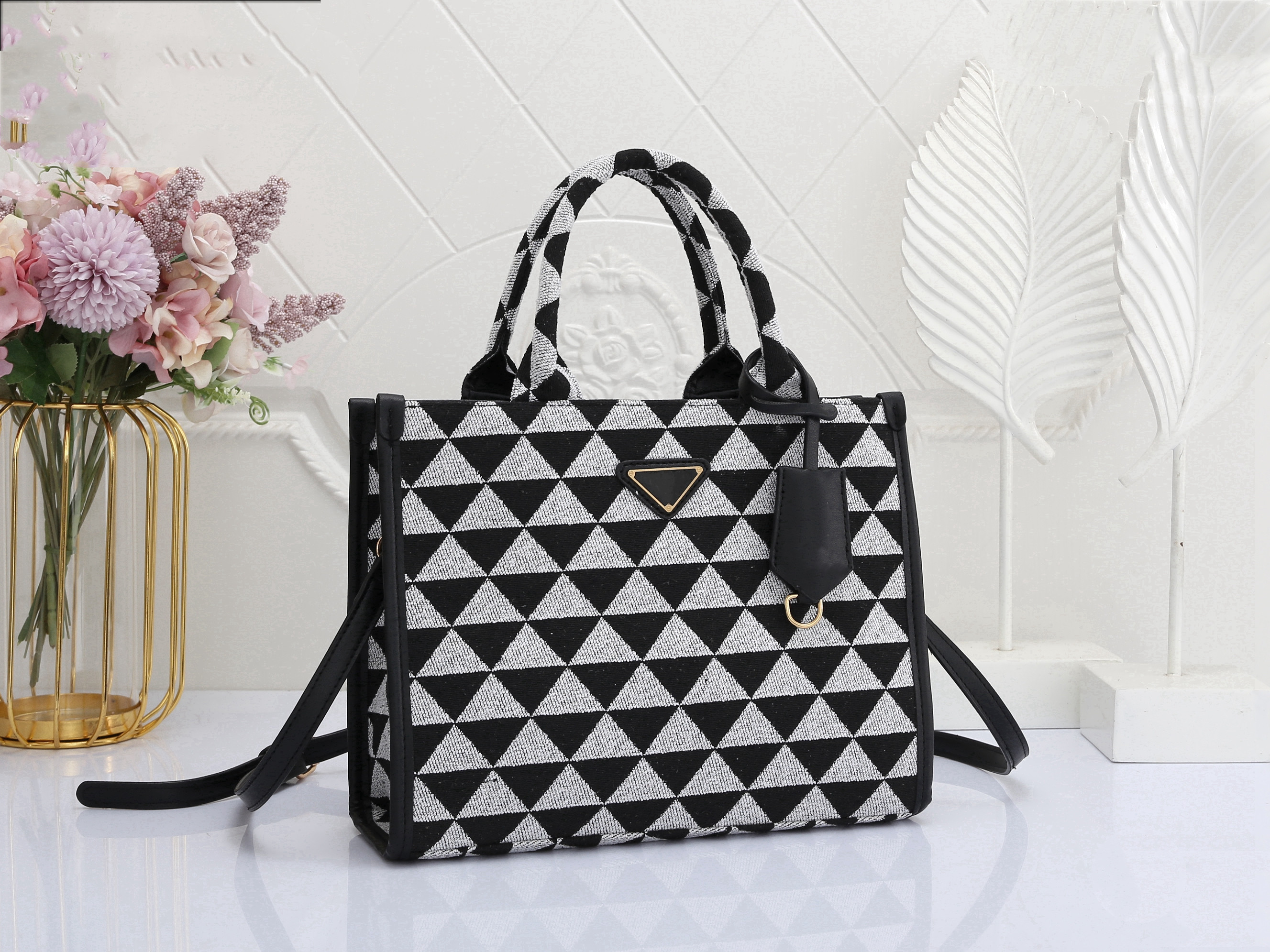 Woman bags Totes tory handbag One shoulder messenger bag bottegas bags Fashion Shopping Satchels canvas pu leather Luxury designer purses Evening envelope wallet, Bubble bag
Woman bags Totes tory handbag One shoulder messenger bag bottegas bags Fashion Shopping Satchels canvas pu leather Luxury designer purses Evening envelope wallet, Bubble bag