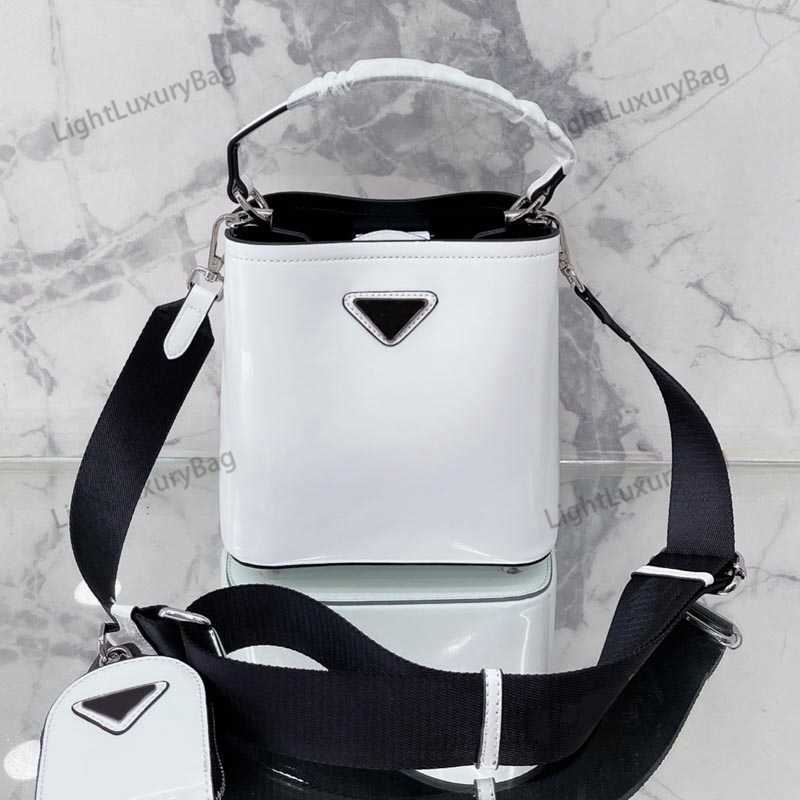Shoulder Bag Designer Leather Fashion Handbag For Women Elegant Classic Famous Brand Fashion Crossbody Bags 221031, Black
Shoulder Bag Designer Leather Fashion Handbag For Women Elegant Classic Famous Brand Fashion Crossbody Bags 221031, Black
