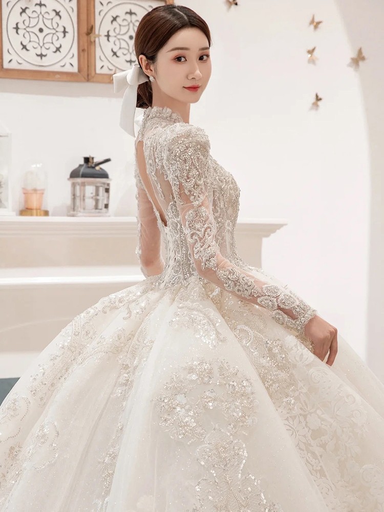 2023 Plus Size Lace A-Line Wedding Dress Illusion Long Sleeves Vintage Appliques Sequined Sweep Train Big Bridal Gowns Robe De Mariee Designer Marriag