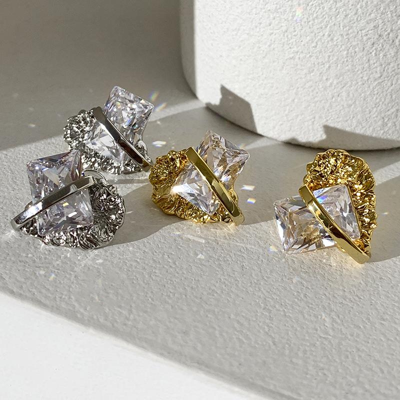 Stud Earrings 2022 Fashion Irregular Metal Heart For Women Girl Shiny Square Clear Zircon Piercing Earring Party Gifts
Stud Earrings 2022 Fashion Irregular Metal Heart For Women Girl Shiny Square Clear Zircon Piercing Earring Party Gifts