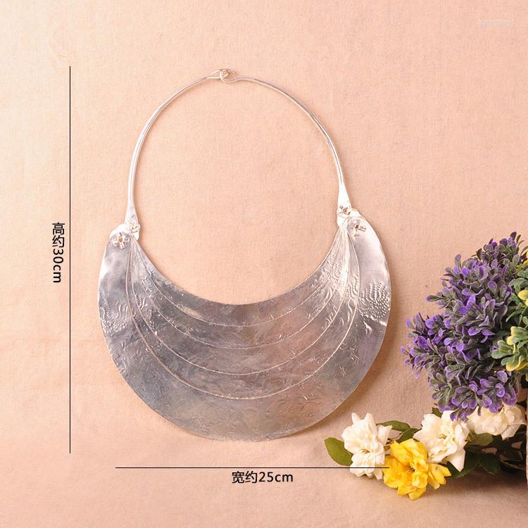 Choker Miao Ethnic Handmade Silver Collar Old Seedling Five Layer Flowers Necklace
Choker Miao Ethnic Handmade Silver Collar Old Seedling Five Layer Flowers Necklace