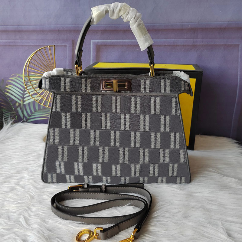 Handbag Purse Tote Bag Crossbody Handbags Leather Handle Classic Twist Lock Adjustable Detachable Shoulder Strap Chenille Material Shopping Bags
Handbag Purse Tote Bag Crossbody Handbags Leather Handle Classic Twist Lock Adjustable Detachable Shoulder Strap Chenille Material Shopping Bags