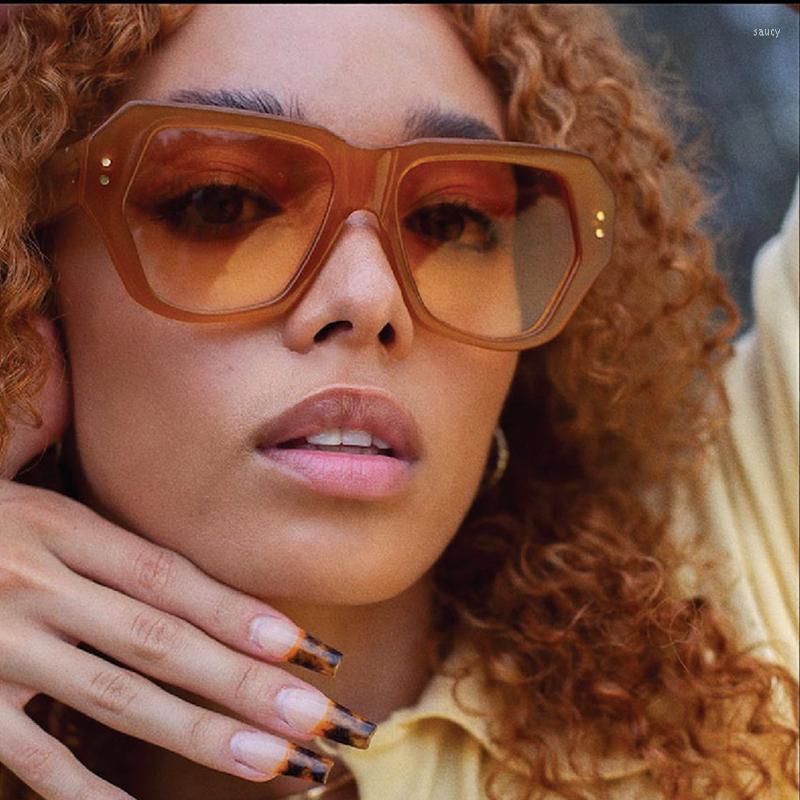 Sunglasses Designer Butterfly Women Sun Glasses For Female Fashion Vintage Oversized Rivet Ins Travel Eyewear
Sunglasses Designer Butterfly Women Sun Glasses For Female Fashion Vintage Oversized Rivet Ins Travel Eyewear