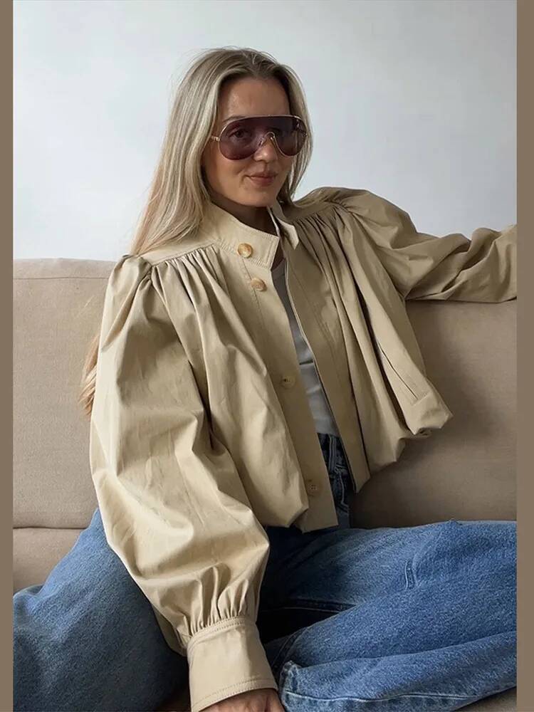 Women Pleated Padded Shoulder Button Jacket Lantern Sleeve Crop 2025 Trendy Versatile Trench Daily Retro-Chic Street Lady Coat dongdumaoyi