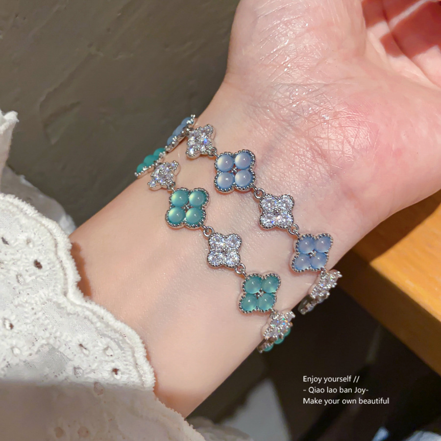Designer Jewellery High Quality Blue Clover Shaped Bracelet with Silver Tone Crystal Detail for Daily and Special Occasions Gift Textured Fashionable 